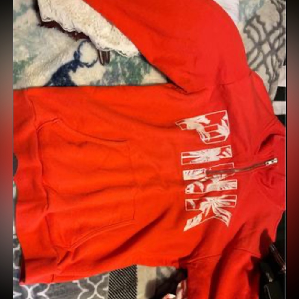 PINK orange jacket. Size XS. Super comfortable just don’t like the orange color.